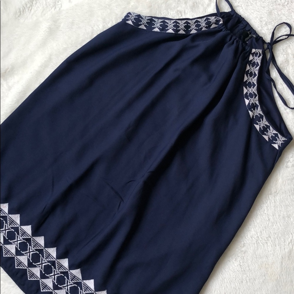Romeo + Juliet Couture navy tie neck dress